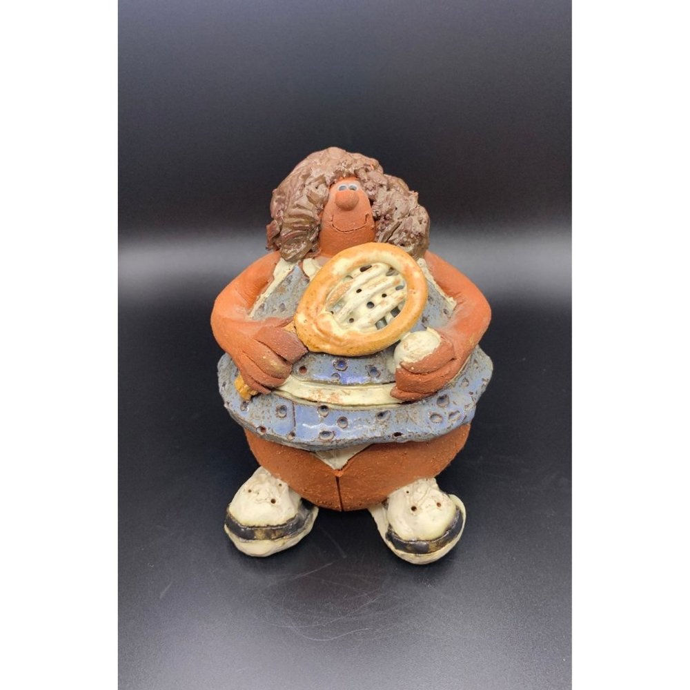Sara Meadows Signed Tennis Player Stoneware Sculpture Balloon